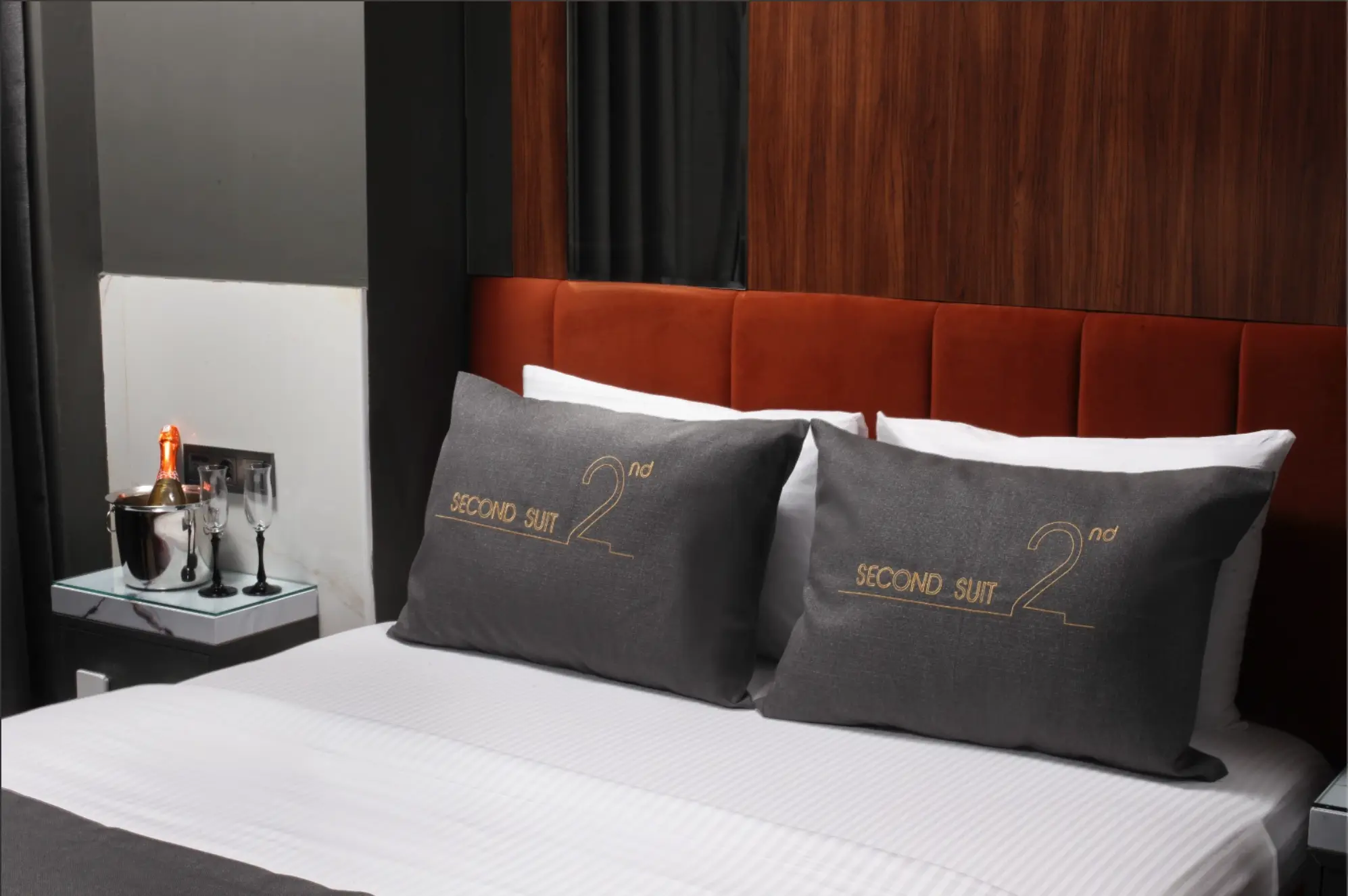 Standart Deluxe Suit